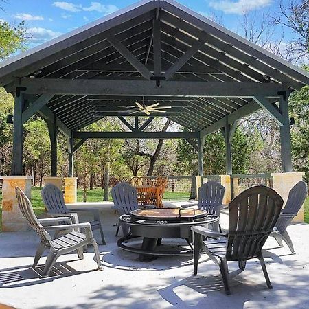 Fox Hollow - Tiny Home With Cypress Creek Access, Park Like Setting Wimberley Extérieur photo