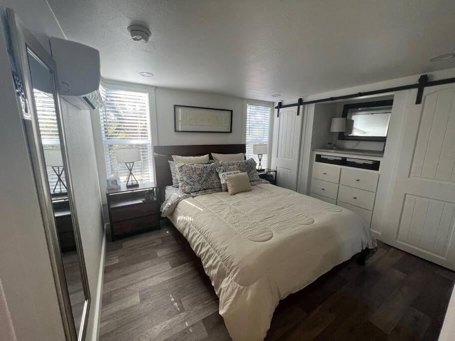 Fox Hollow - Tiny Home With Cypress Creek Access, Park Like Setting Wimberley Extérieur photo