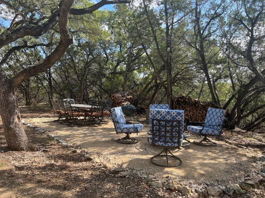 Fox Hollow - Tiny Home With Cypress Creek Access, Park Like Setting Wimberley Extérieur photo